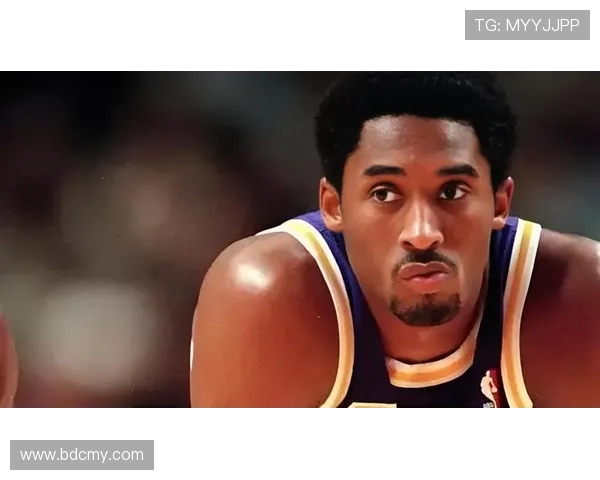 科比经典壁纸收藏：致敬永远的湖人传奇