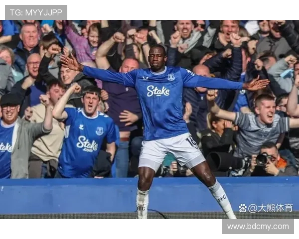 埃弗顿11号英超球衣款式及球员介绍