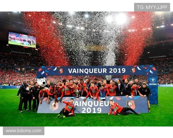 法甲比赛解说词范例及提升观赛体验的语言艺术 法甲比赛解说词范例及提升观赛体验的语言艺术